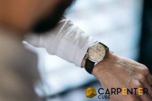 time-investment-comparing-professional-woodworking-vs-diy-woodworking-pros-and-cons-woodworking-carpenter-cube-singapore